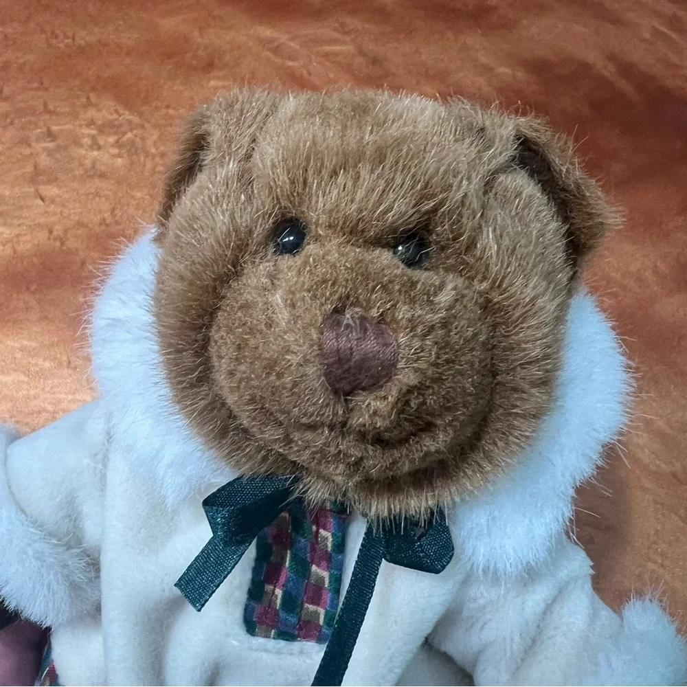 Russ Berrie Mittens Eskimo Brown Bear in Parka
